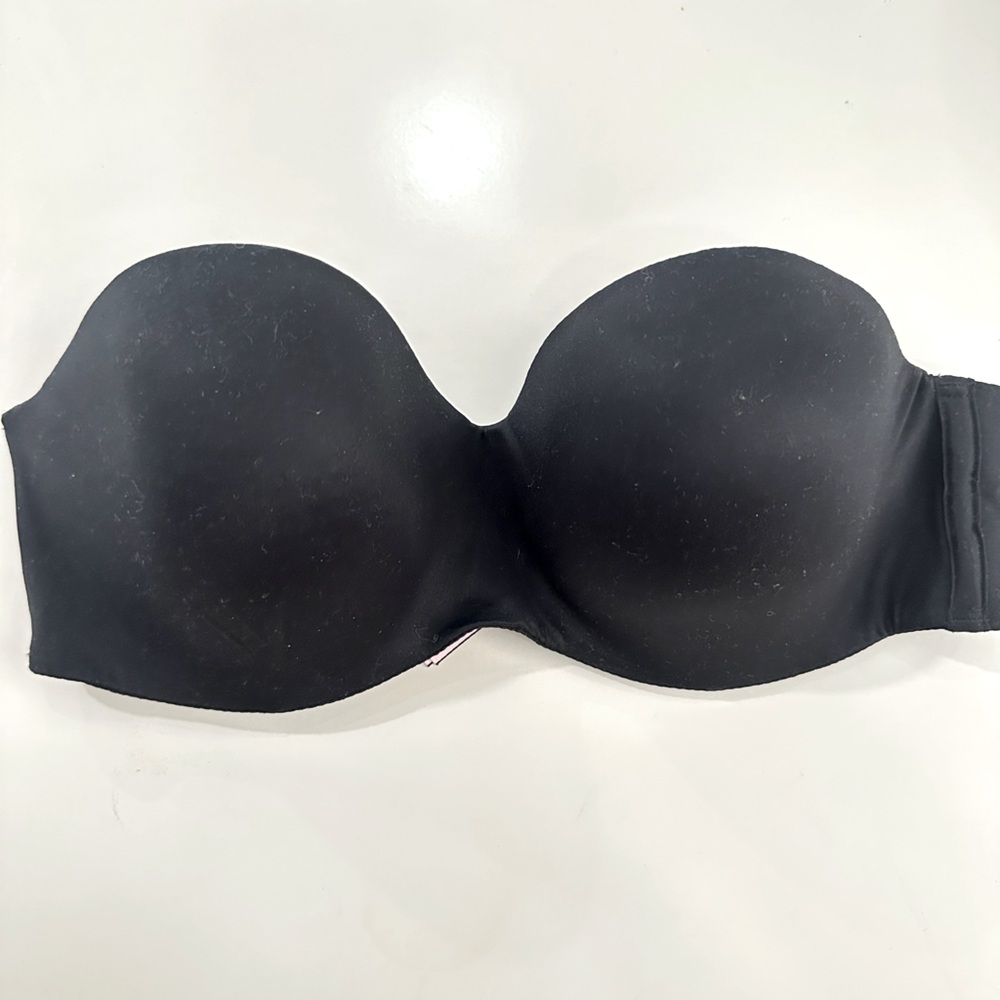 Victoria secret lined padded strapless bra (straps included)